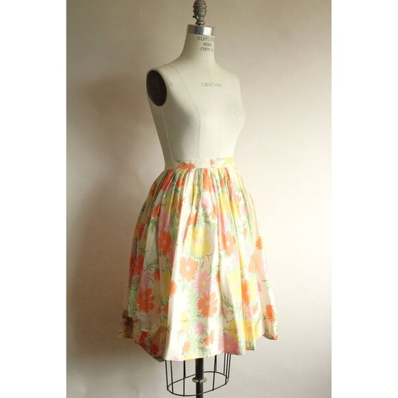 Vintage 1960s Skirt, Silk Full Circle Pastel Floral Pleated - Picture 4 of 10